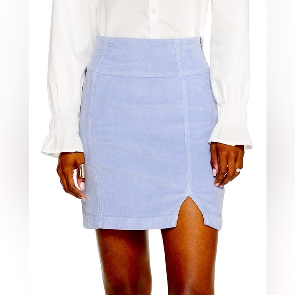 SO Dresses & Skirts - Juniors' S0® Front Slit Mini Skirt. Size 7/28. Blue-Gray. Curdoroy